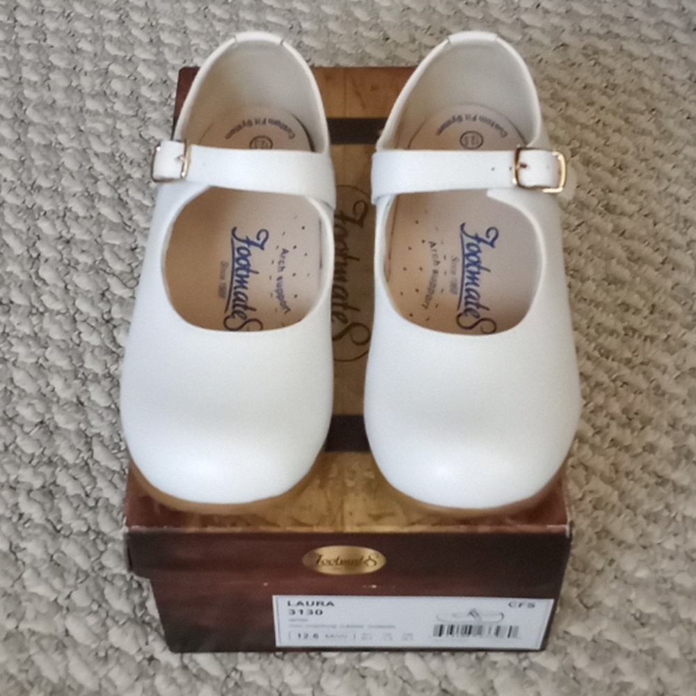 Girls 12.5 Medium/Wide Footmates Dress Shoes